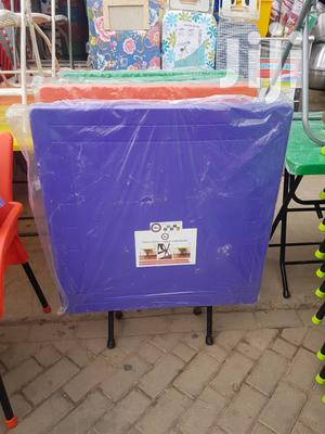 AFFORDABLE FOLDABLE PLASTIC TABLE MEDIUM SIZE